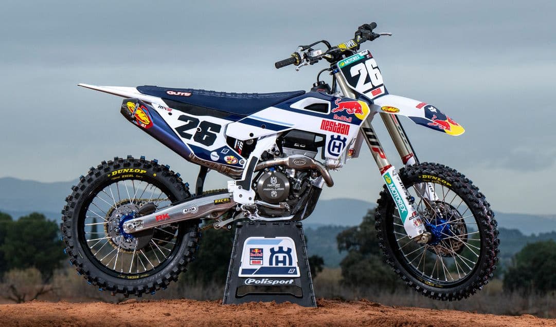 Liam Everts - His Husky image
