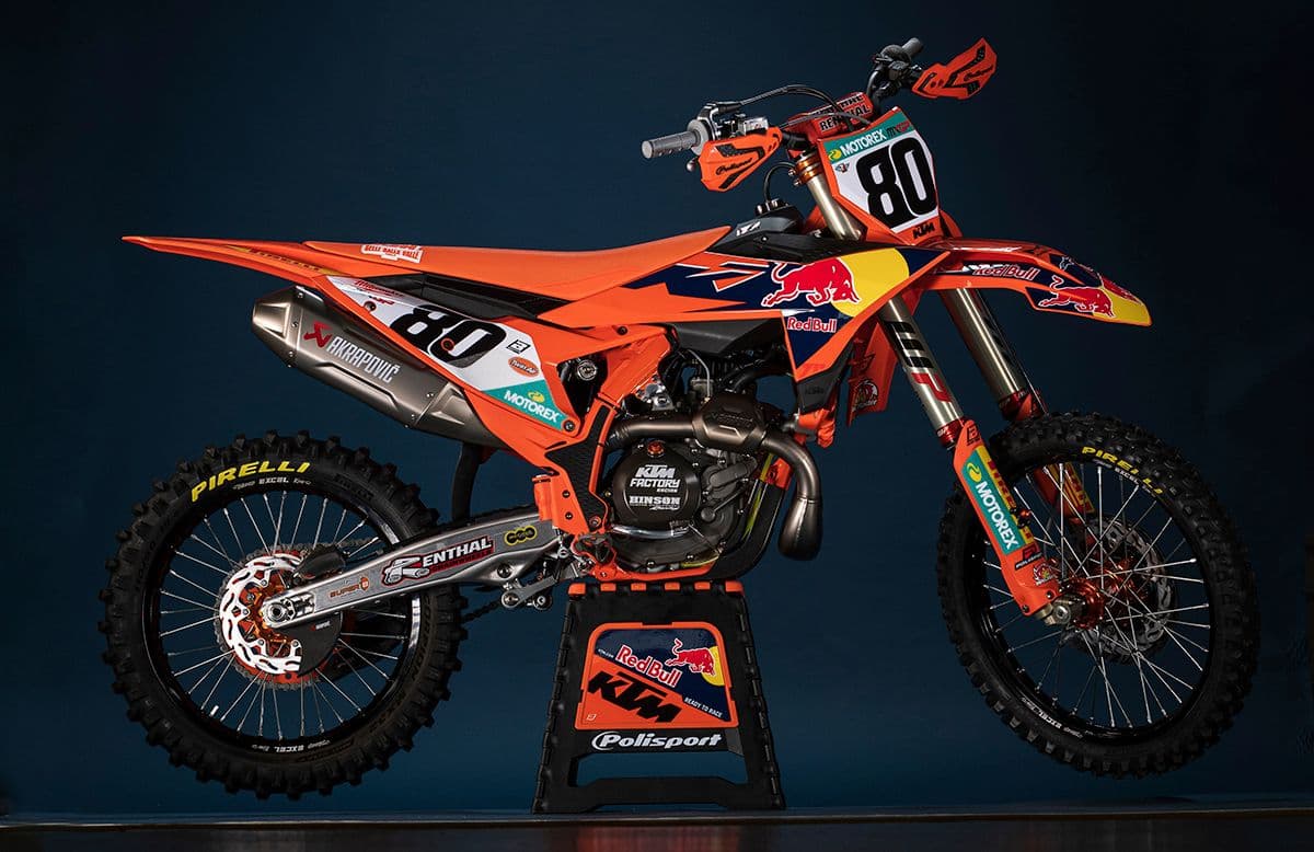 Andrea Adamos 450 - Gallery image