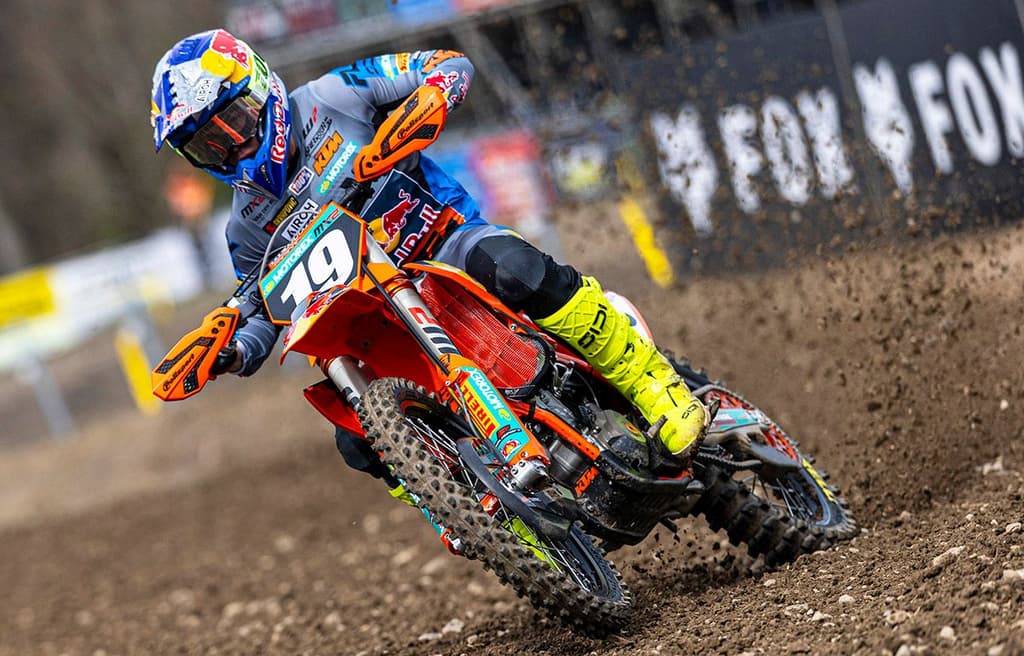 Lucas and Sasha - Vlogging image