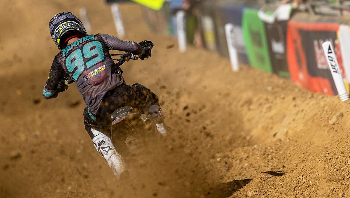 Farres Takes Moto One image