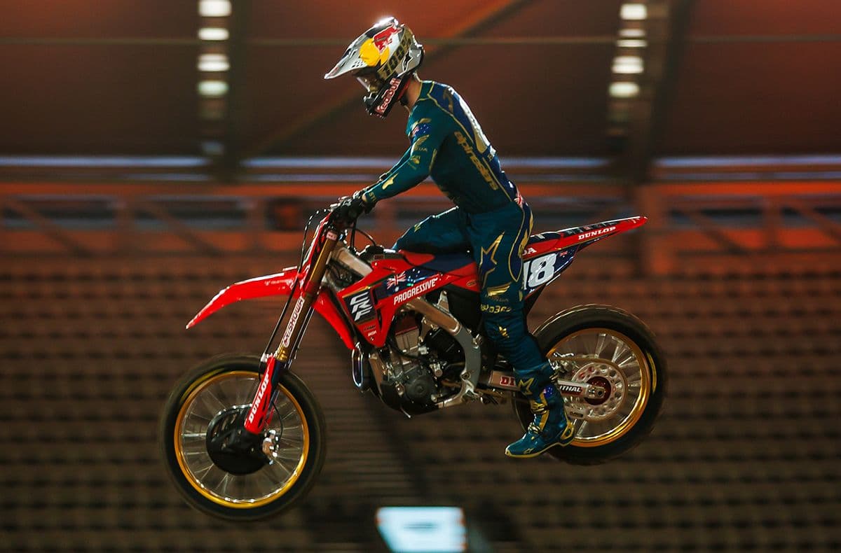 Lawrences Win Heats image