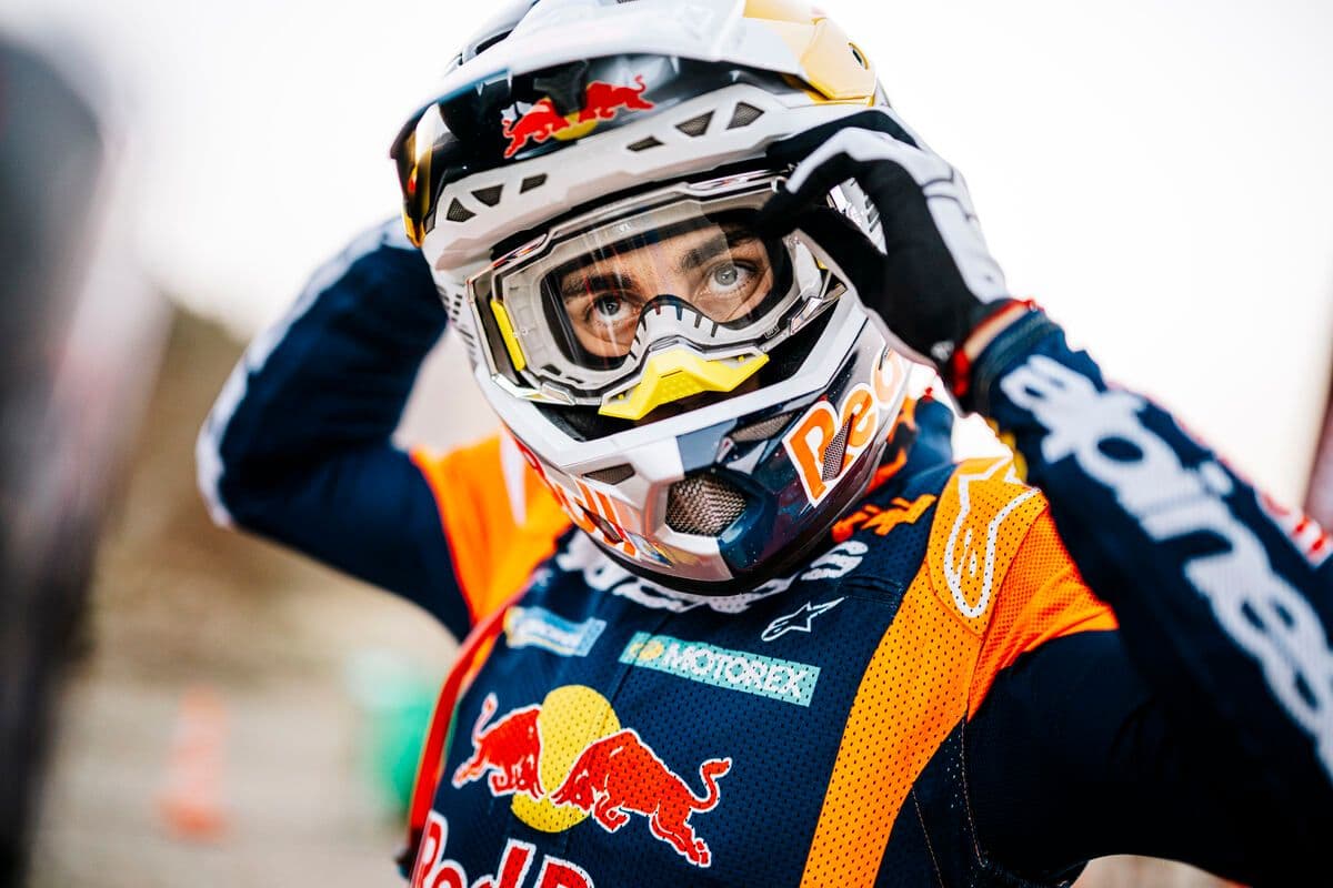 Benavides and KTM - Extend image