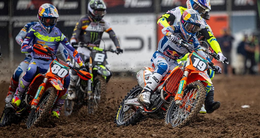 Lucas and Sasha - Vlogging image