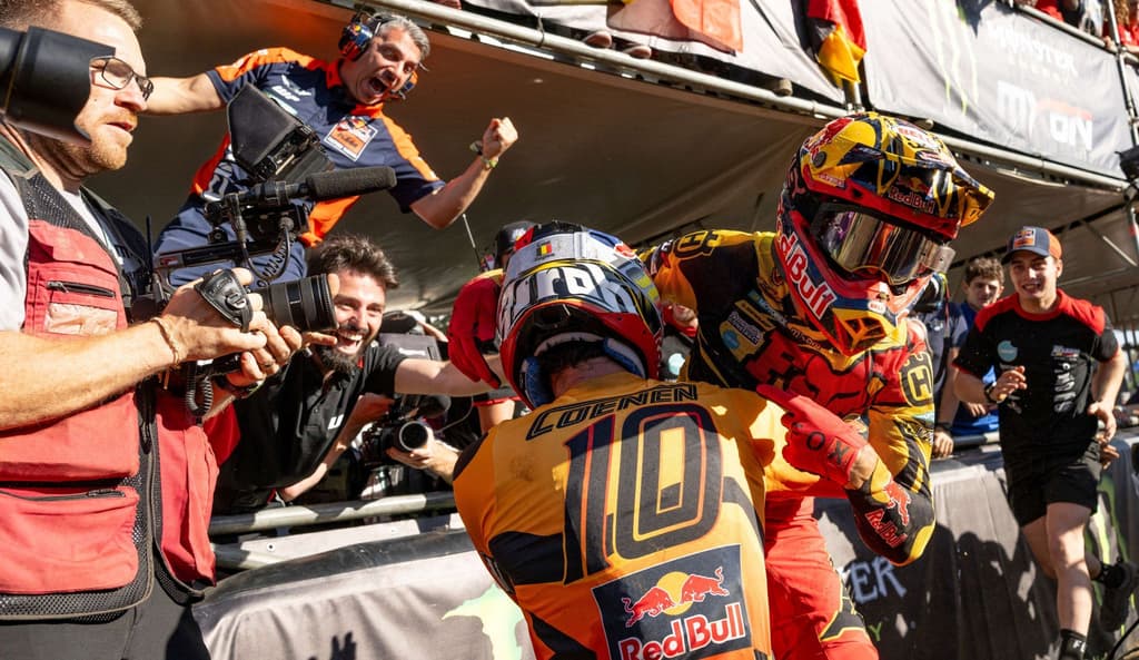 Behind The Gate - MXoN image